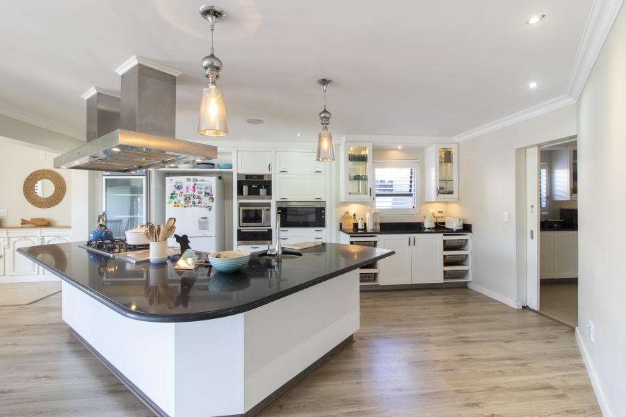 5 Bedroom Property for Sale in Royal Alfred Marina Eastern Cape